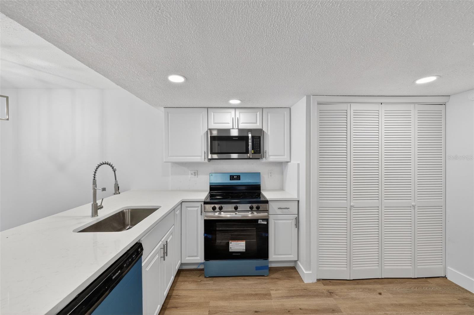 Image 6 of 20 For 9824 Pocono Street