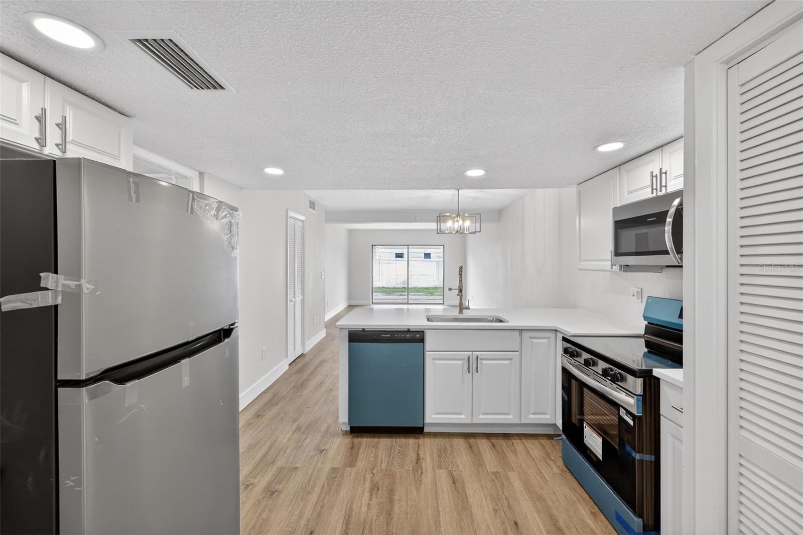 Image 7 of 20 For 9824 Pocono Street