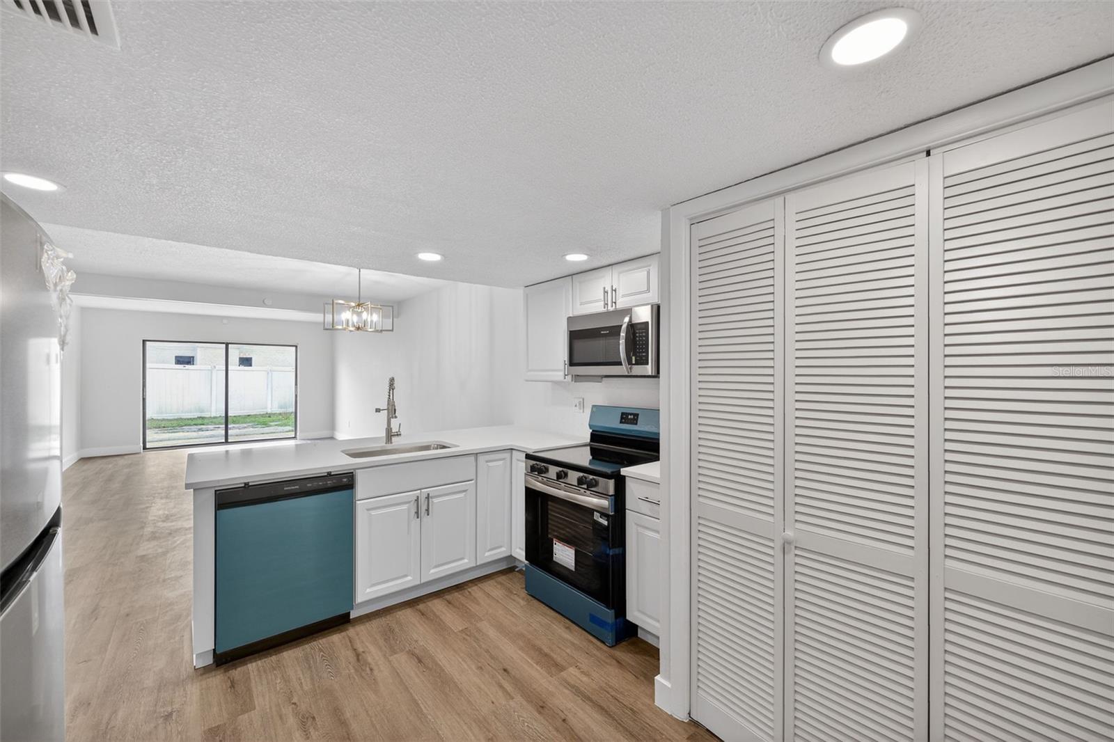 Image 8 of 20 For 9824 Pocono Street