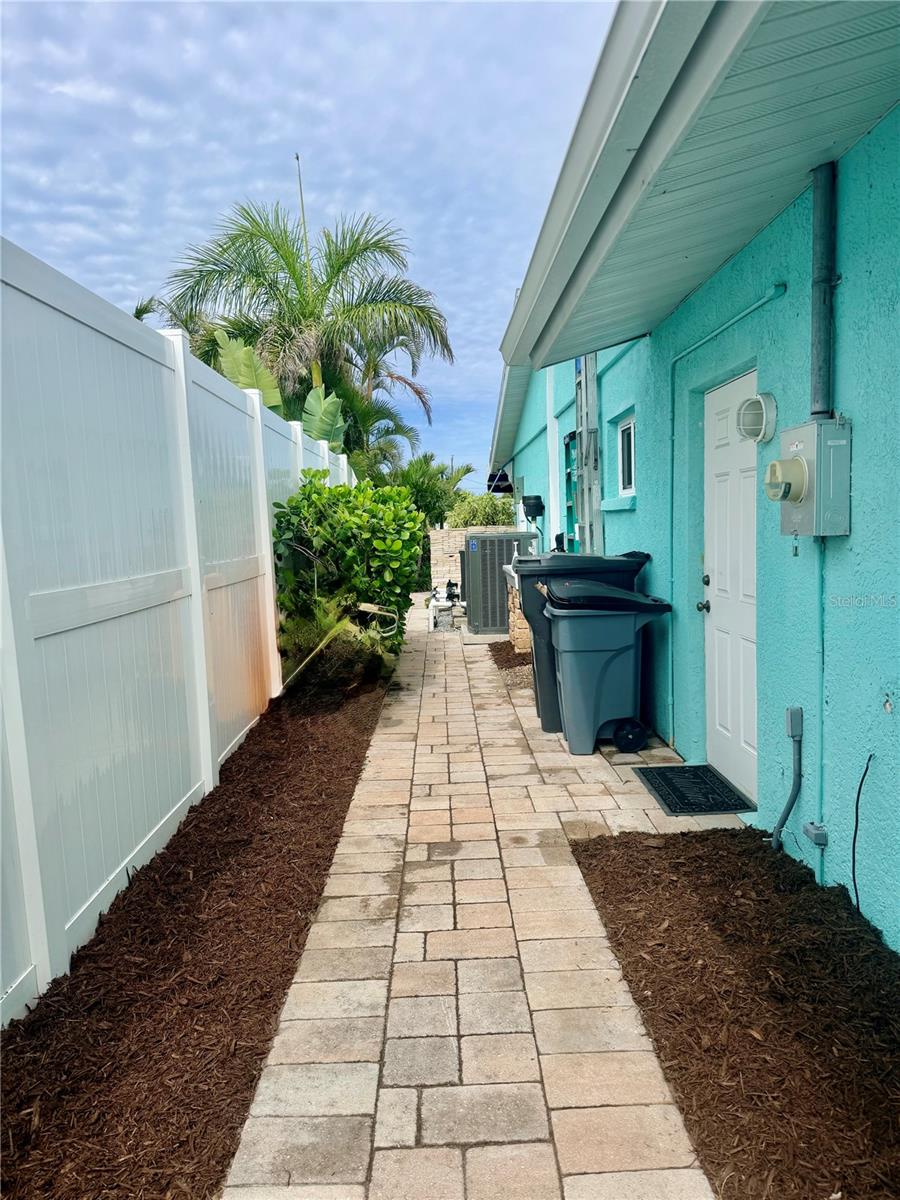 Image 33 of 41 For 3708 Royal Palm Drive