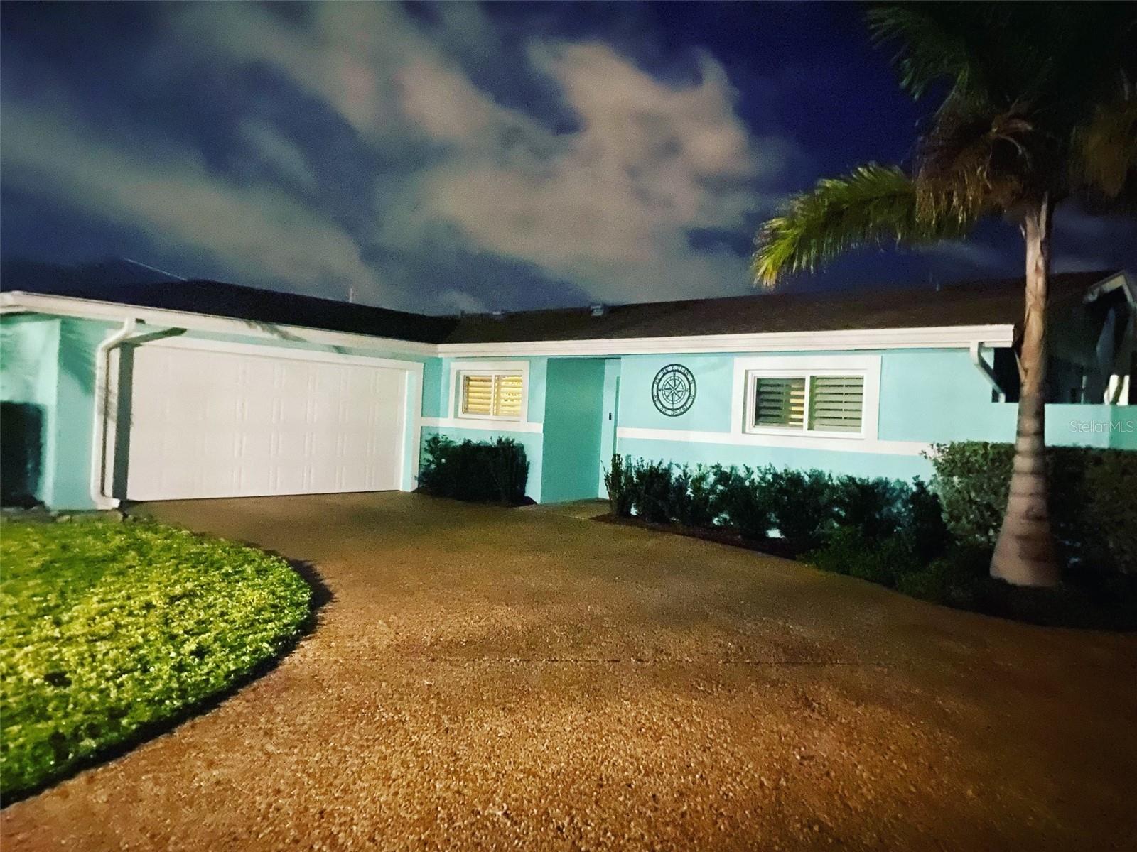 Image 5 of 41 For 3708 Royal Palm Drive