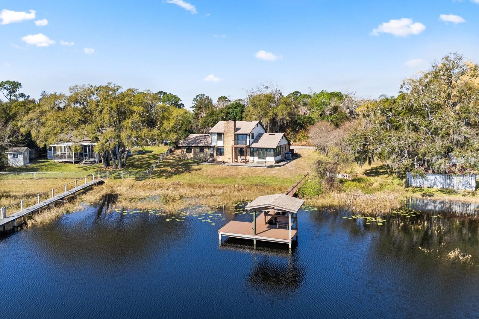 Listing photo id 10 for 9354 Lake Hickory Nut Drive