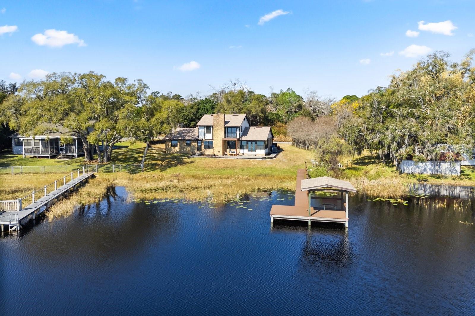 Listing photo id 3 for 9354 Lake Hickory Nut Drive