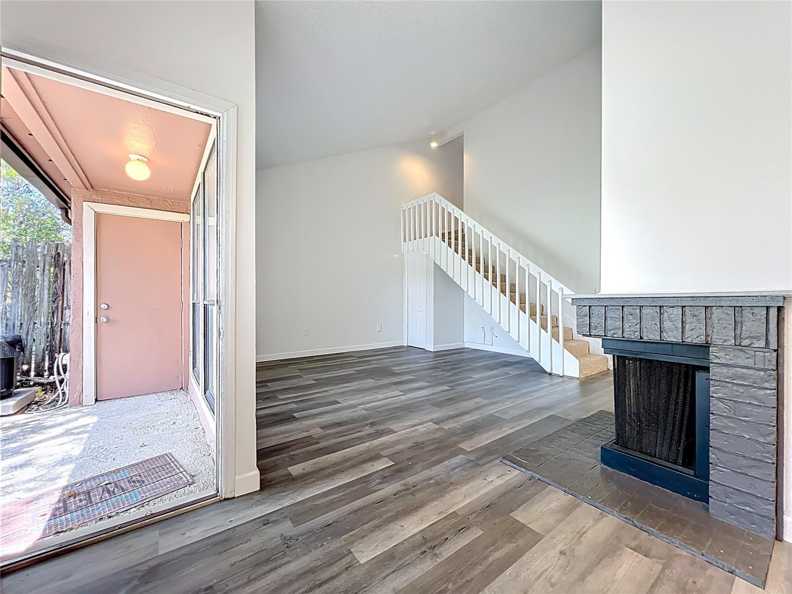 Image 16 of 42 For 639 Saint Johns Court 639