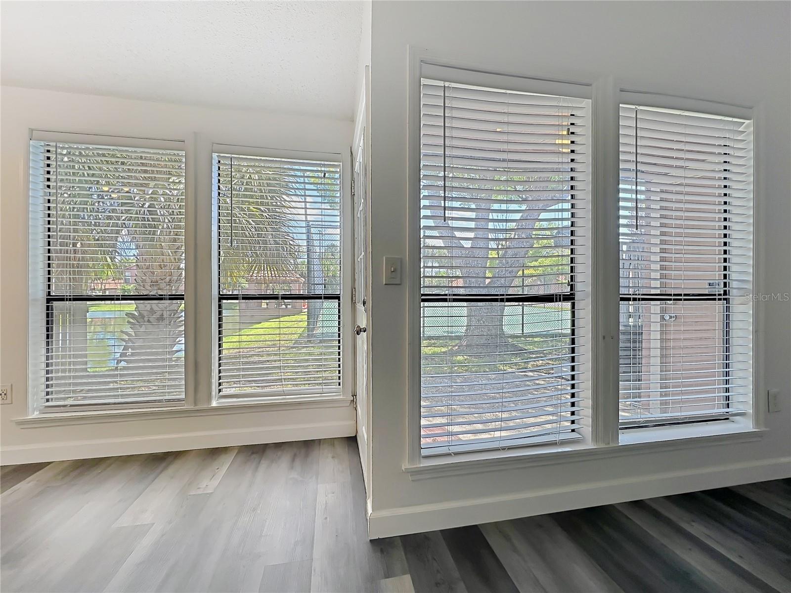 Image 17 of 42 For 639 Saint Johns Court 639