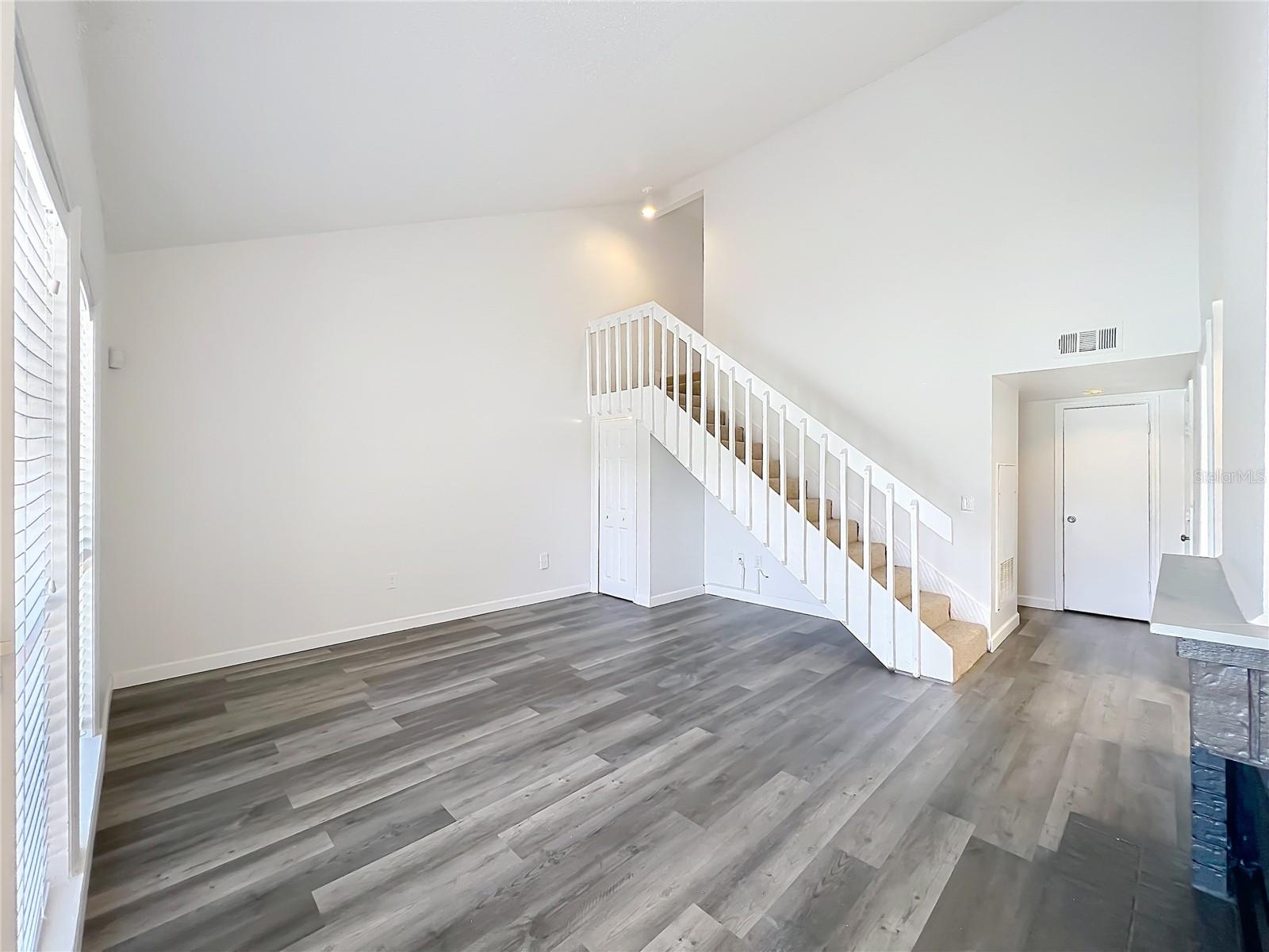 Image 18 of 42 For 639 Saint Johns Court 639