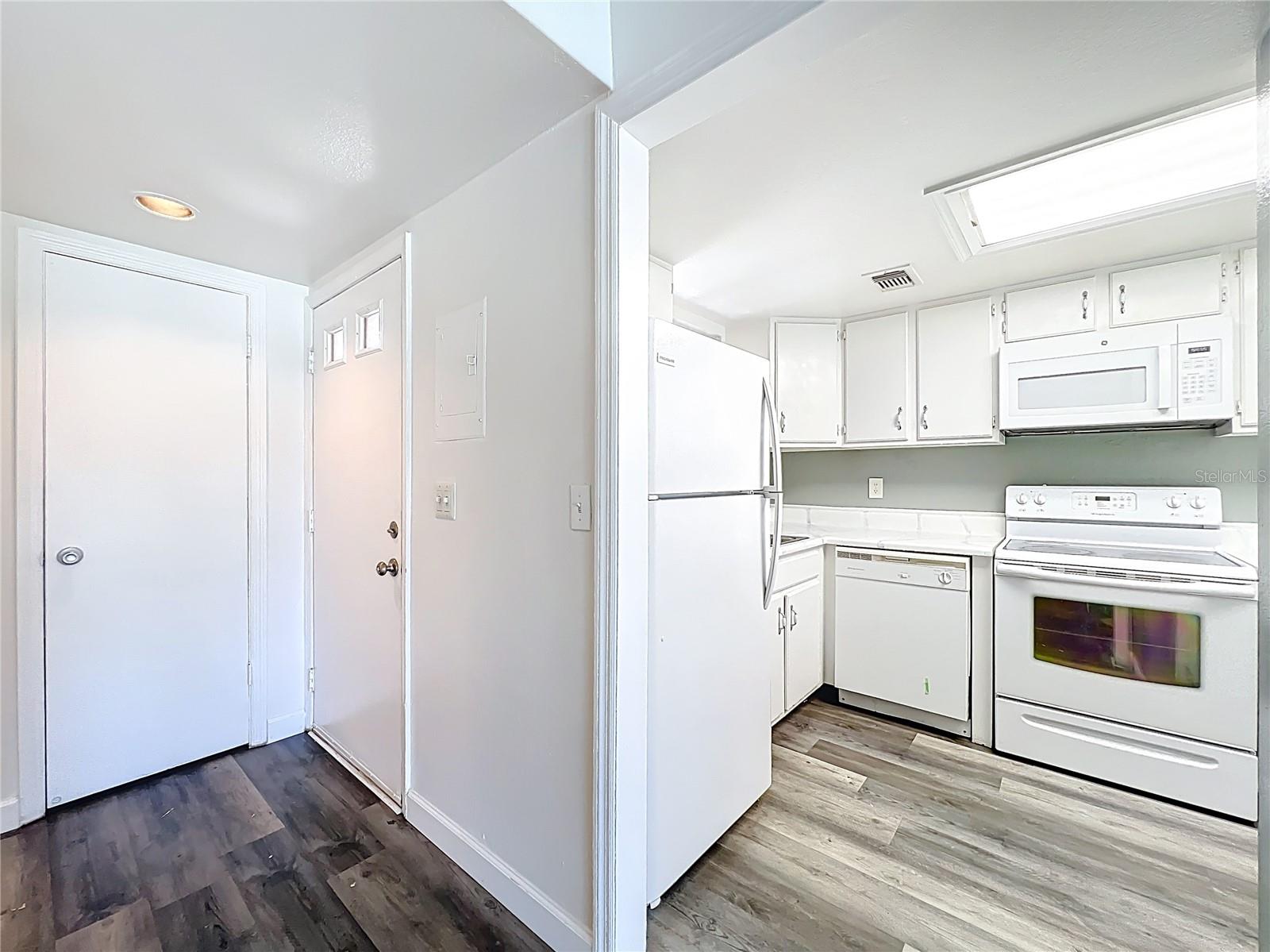 Image 2 of 42 For 639 Saint Johns Court 639