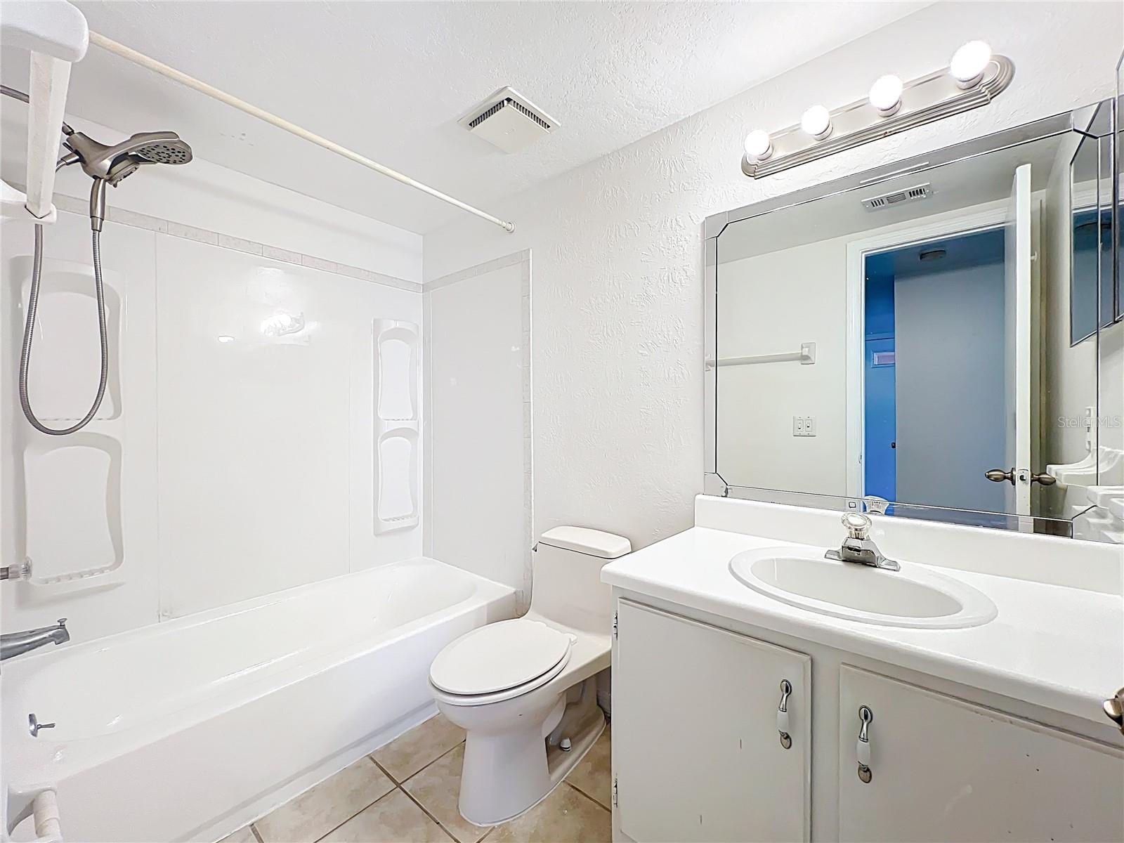 Image 23 of 42 For 639 Saint Johns Court 639