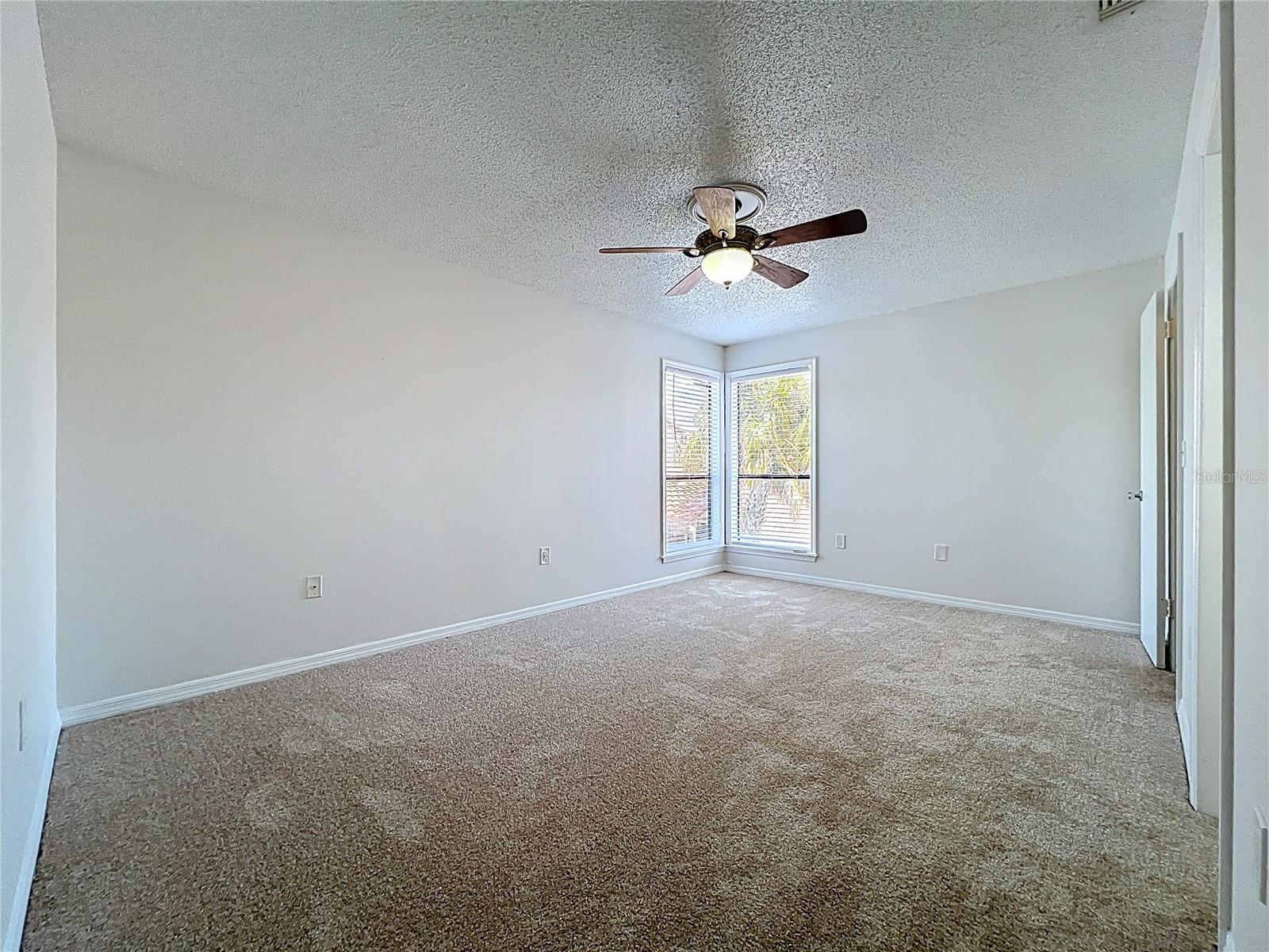 Image 26 of 42 For 639 Saint Johns Court 639