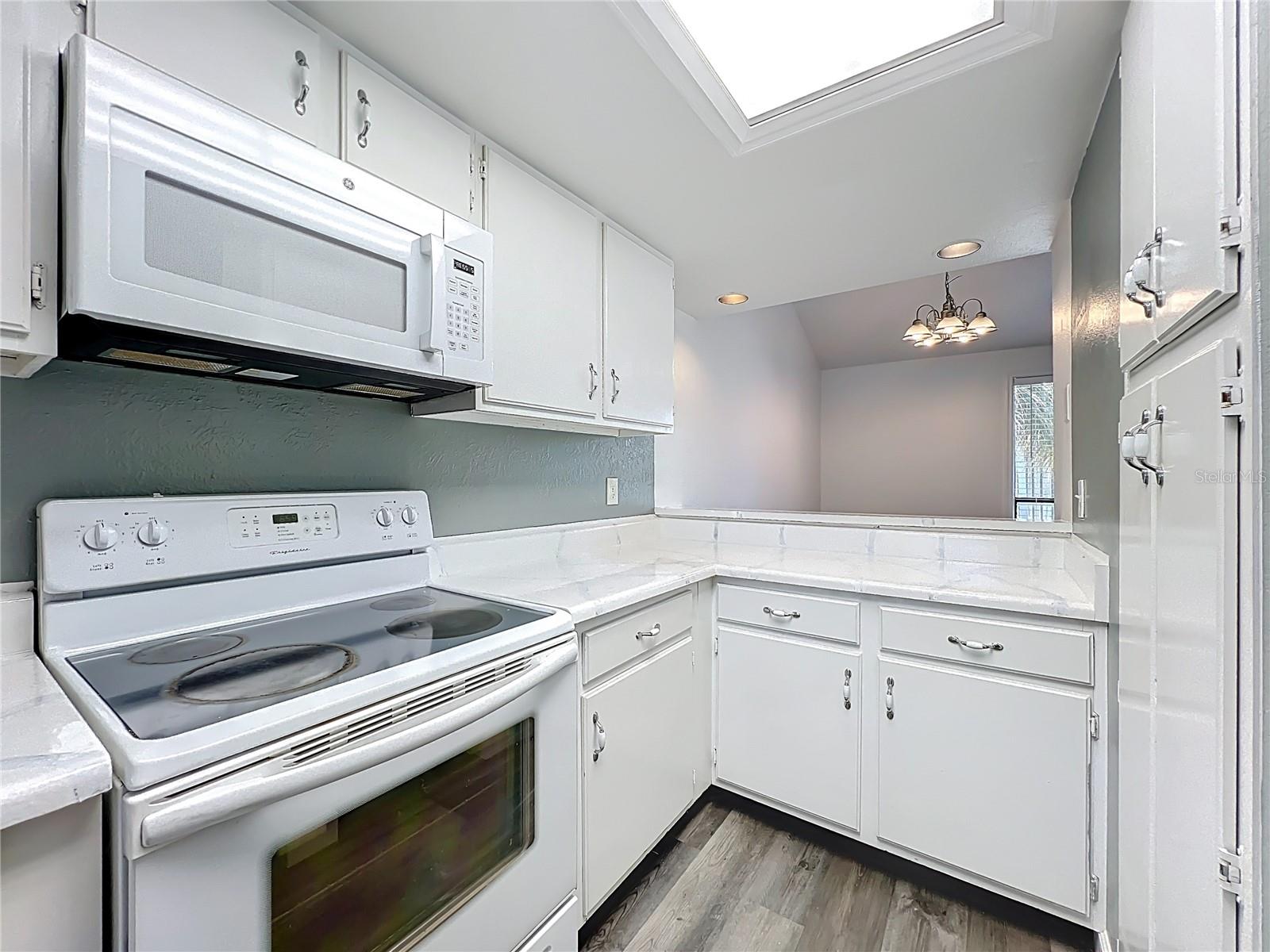 Image 4 of 42 For 639 Saint Johns Court 639