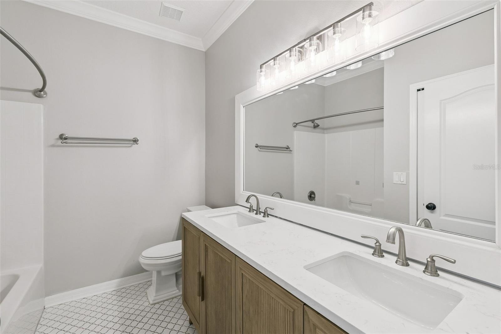 Image 21 of 29 For 10513 Leader Lane