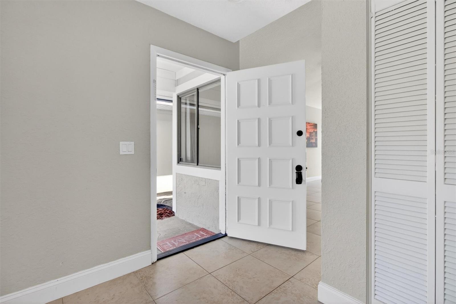 Image 15 of 67 For 736 Summerland Drive