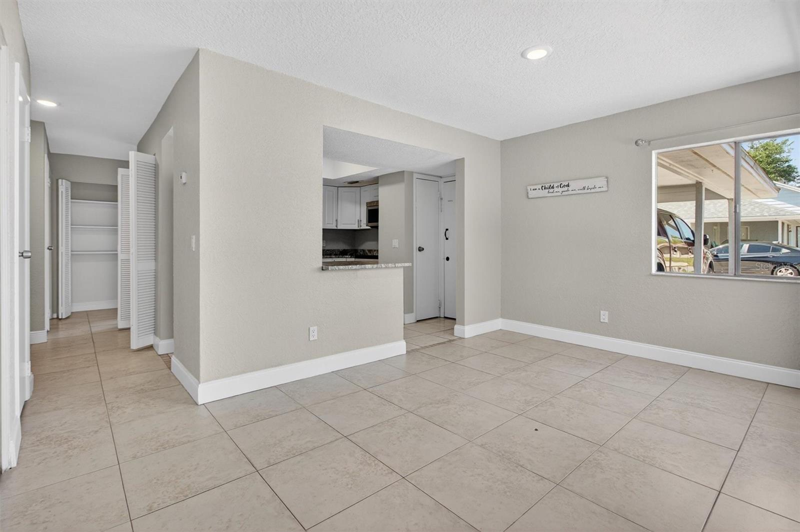 Image 16 of 67 For 736 Summerland Drive