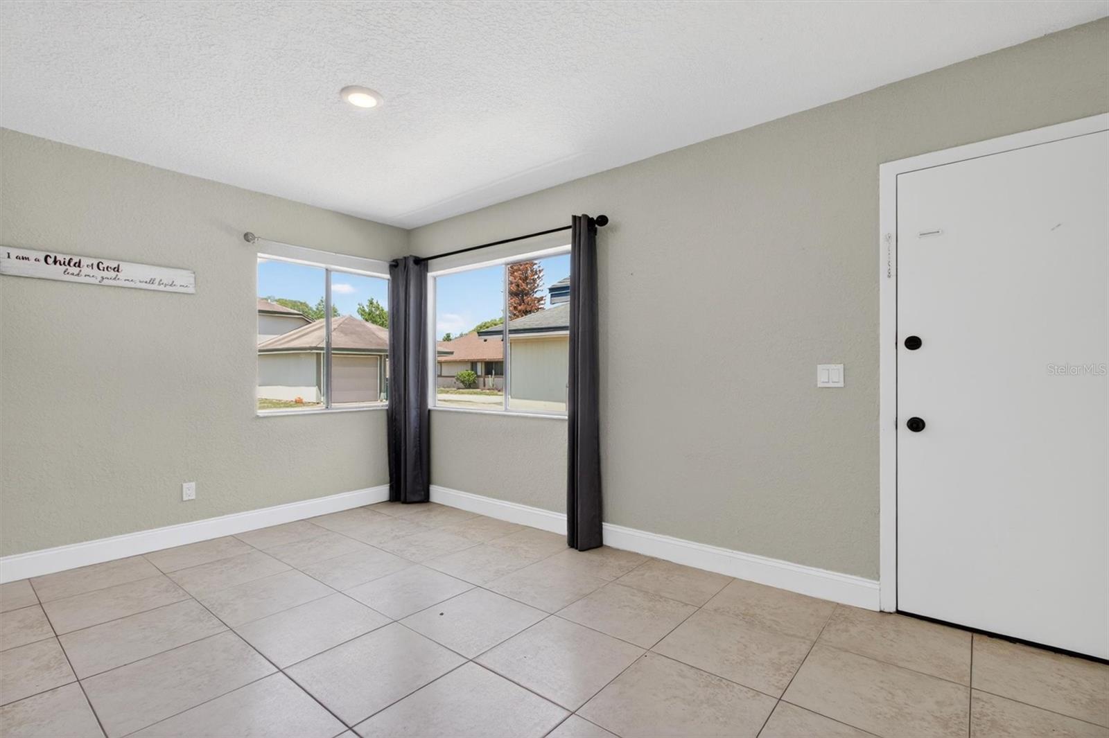 Image 18 of 67 For 736 Summerland Drive