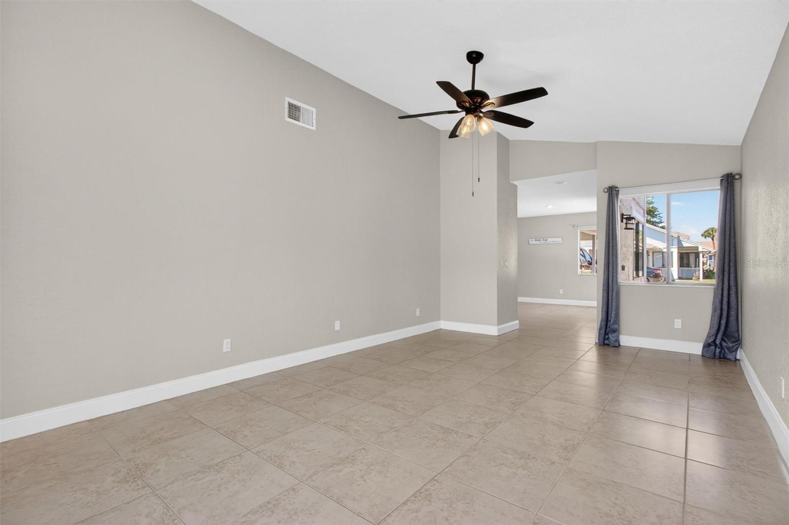 Image 21 of 67 For 736 Summerland Drive