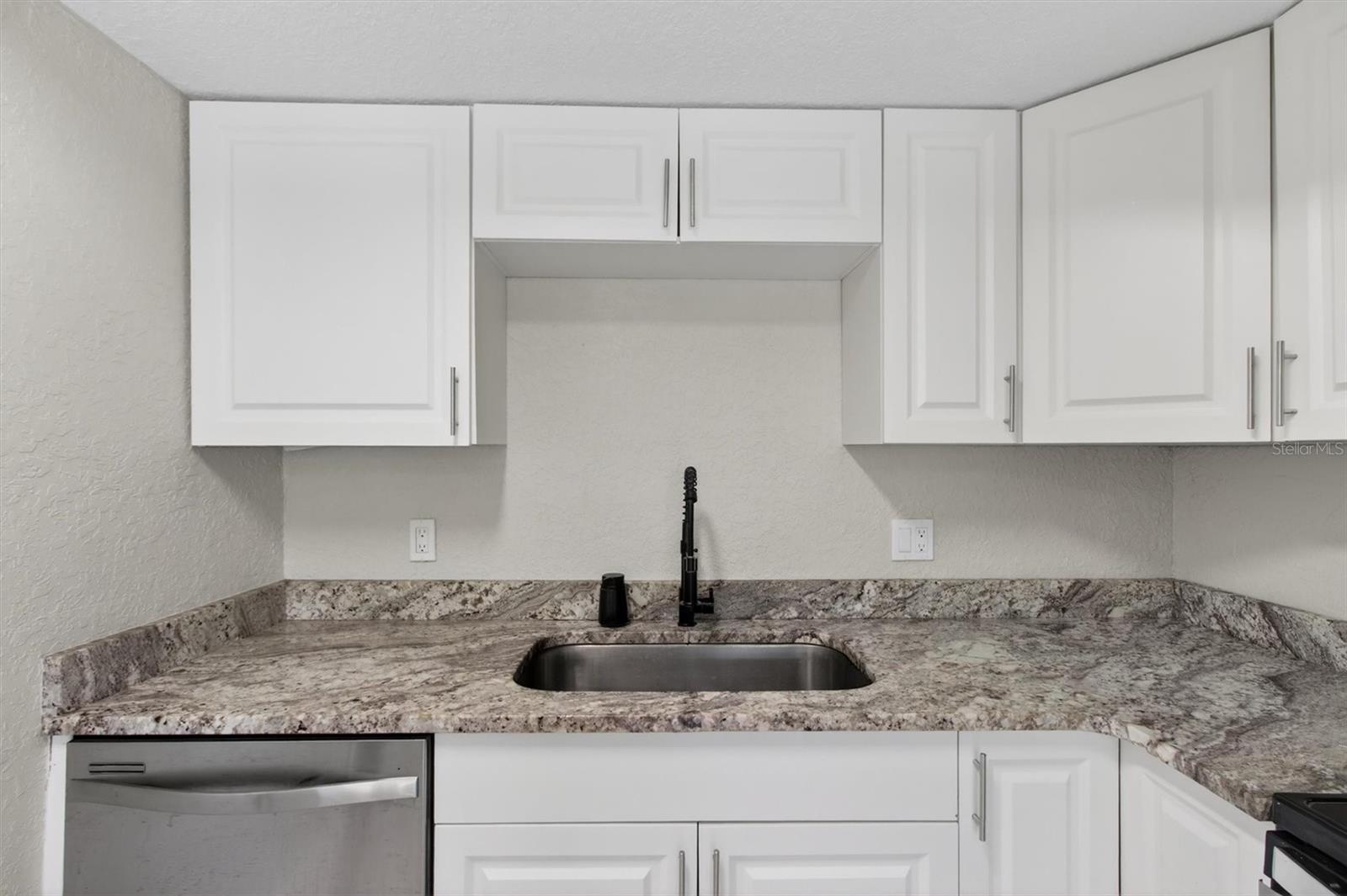 Image 24 of 67 For 736 Summerland Drive