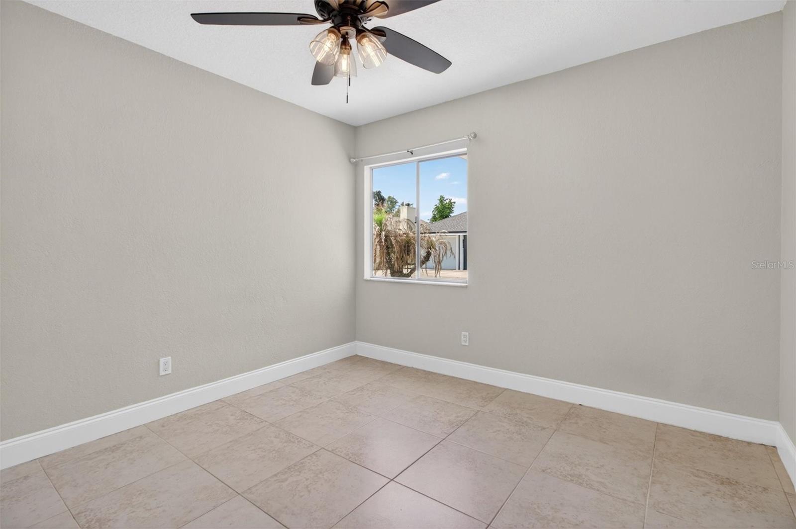 Image 29 of 67 For 736 Summerland Drive