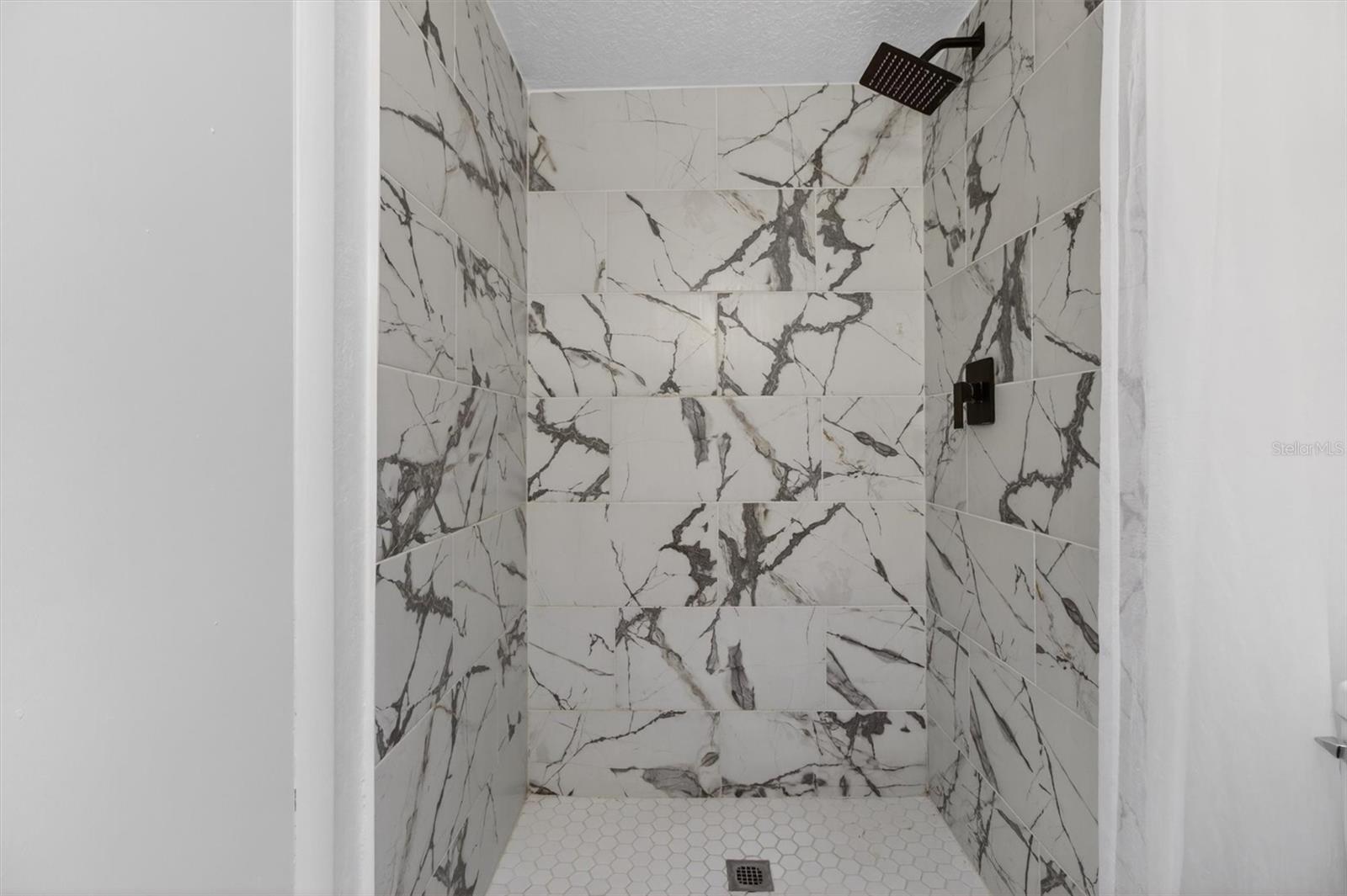 Image 32 of 67 For 736 Summerland Drive