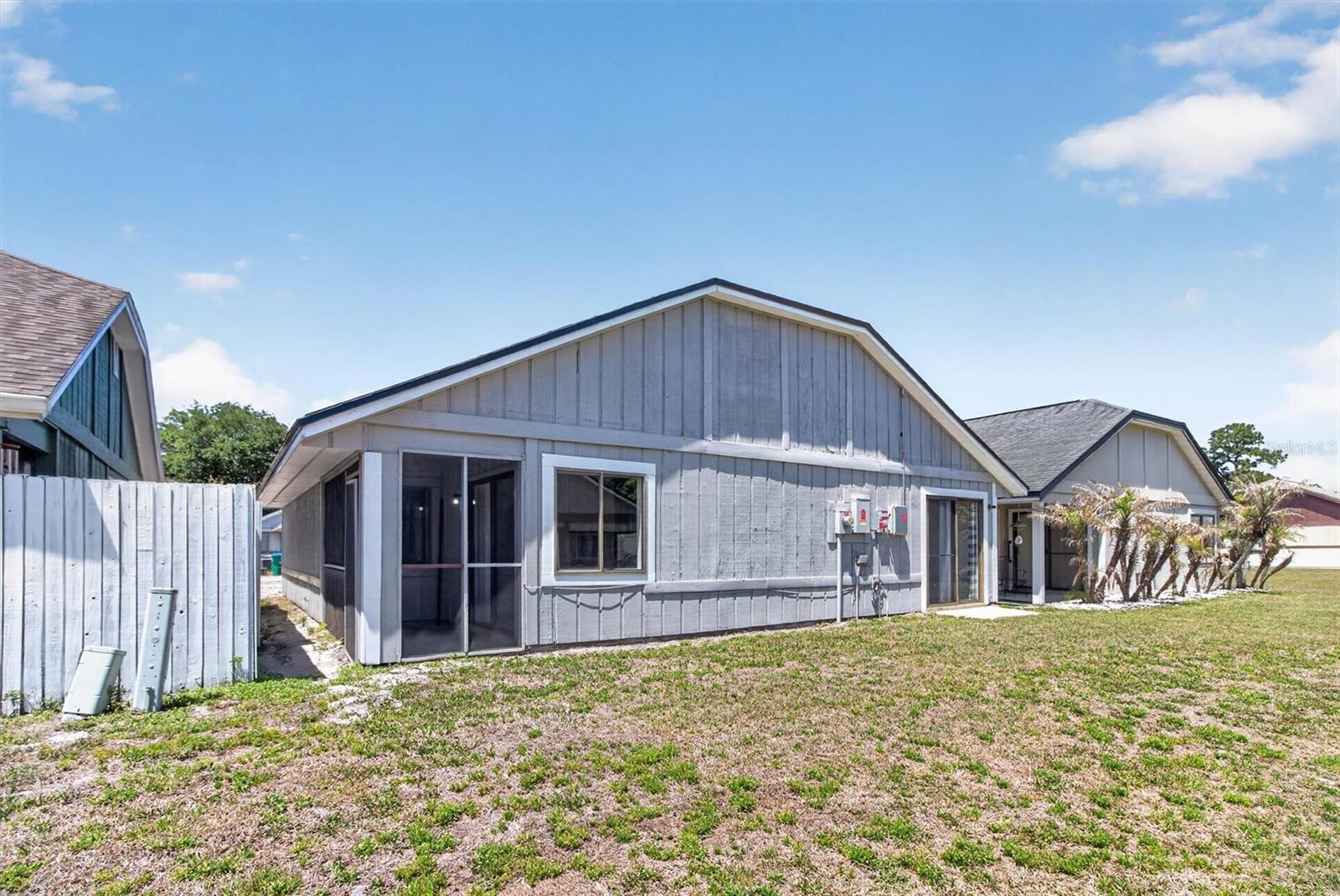 Image 40 of 67 For 736 Summerland Drive