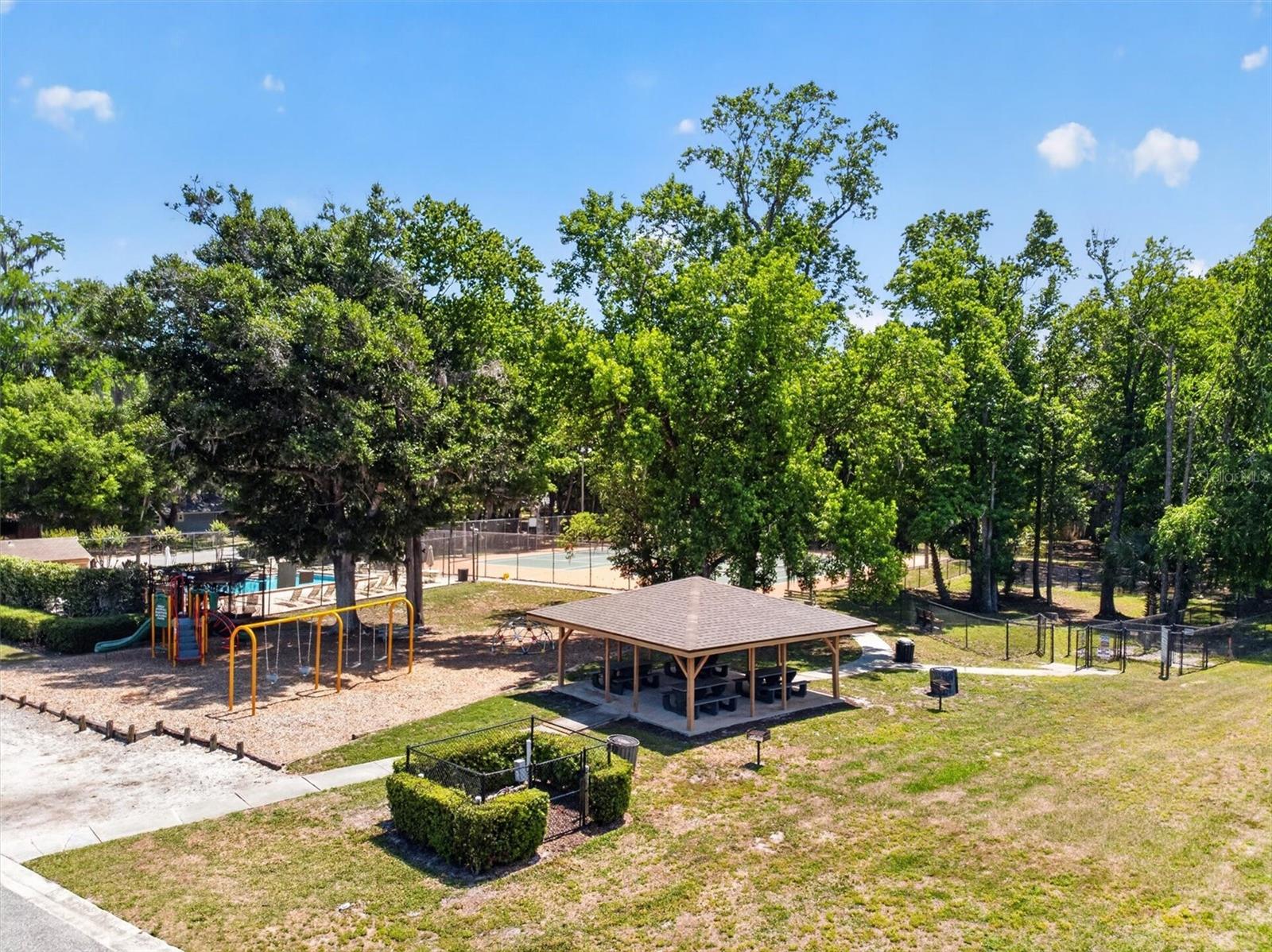 Image 49 of 67 For 736 Summerland Drive