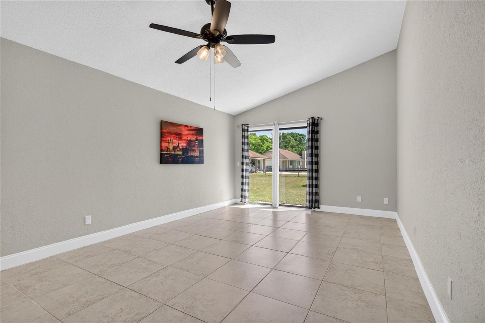 Image 8 of 67 For 736 Summerland Drive