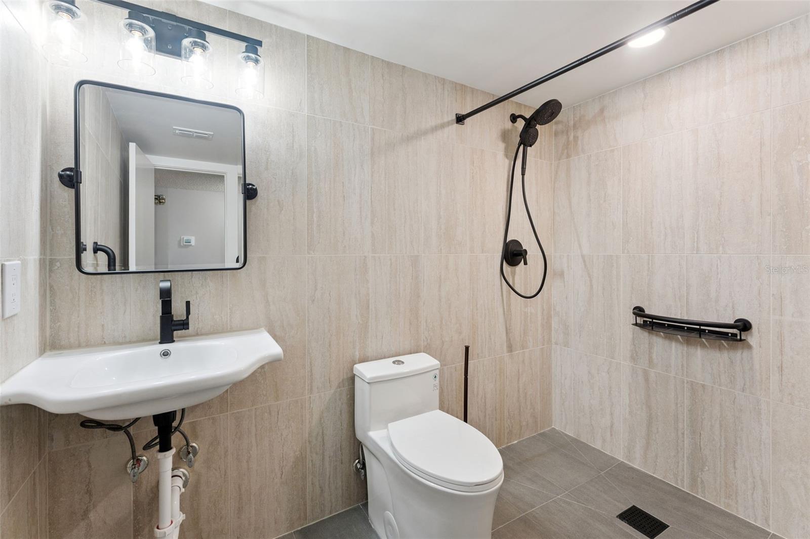 Image 15 of 19 For 700 E Airport Blvd  I2