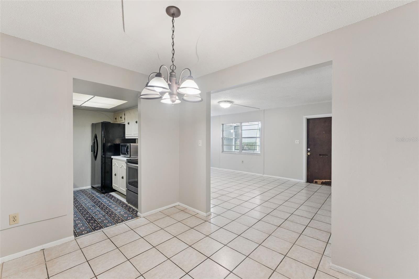 Image 7 of 19 For 700 E Airport Blvd  I2