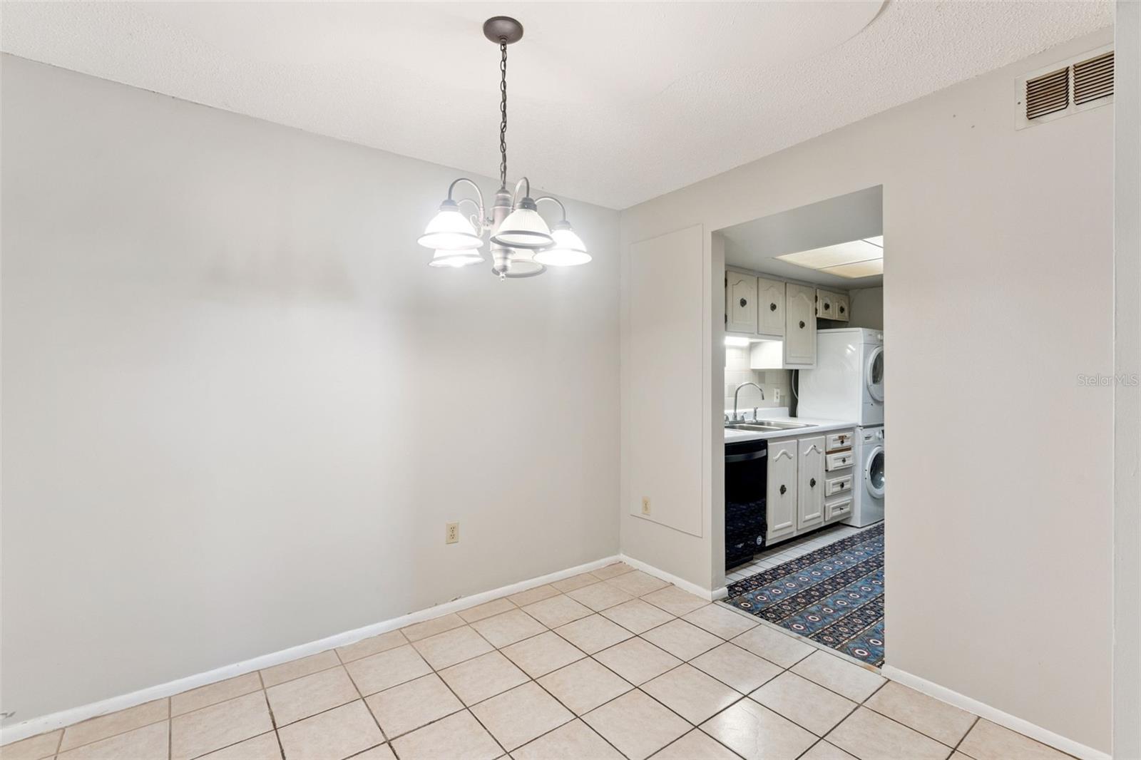 Image 8 of 19 For 700 E Airport Blvd  I2