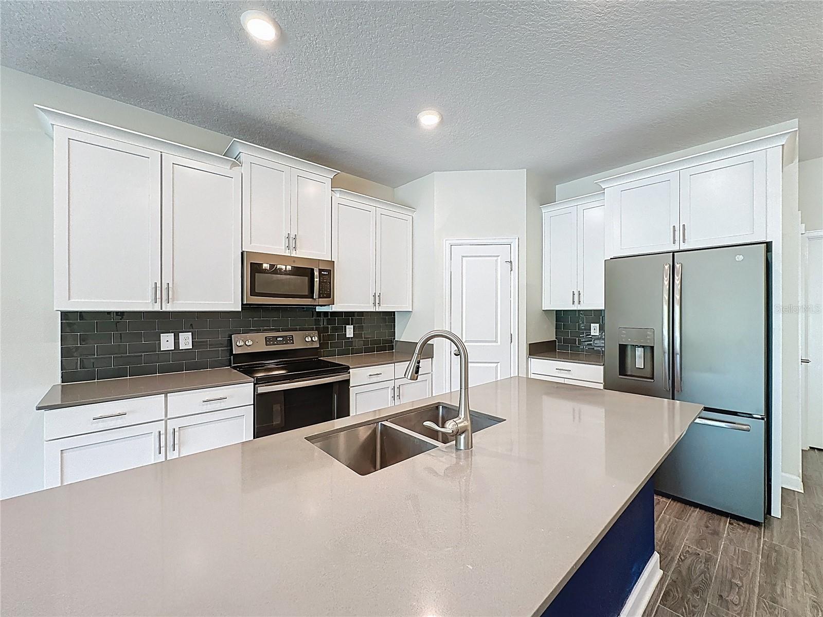 Image 7 of 40 For 521 Brunswick Drive