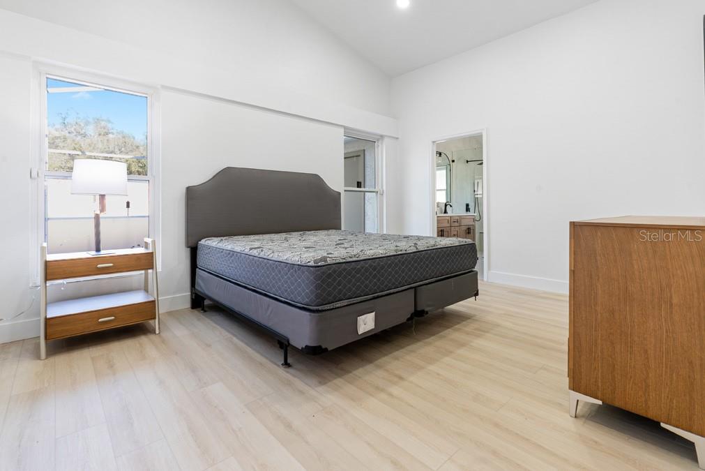 Image 11 of 30 For 13923 Tallowridge Court