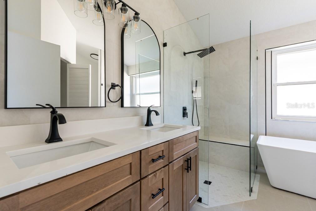 Image 13 of 30 For 13923 Tallowridge Court