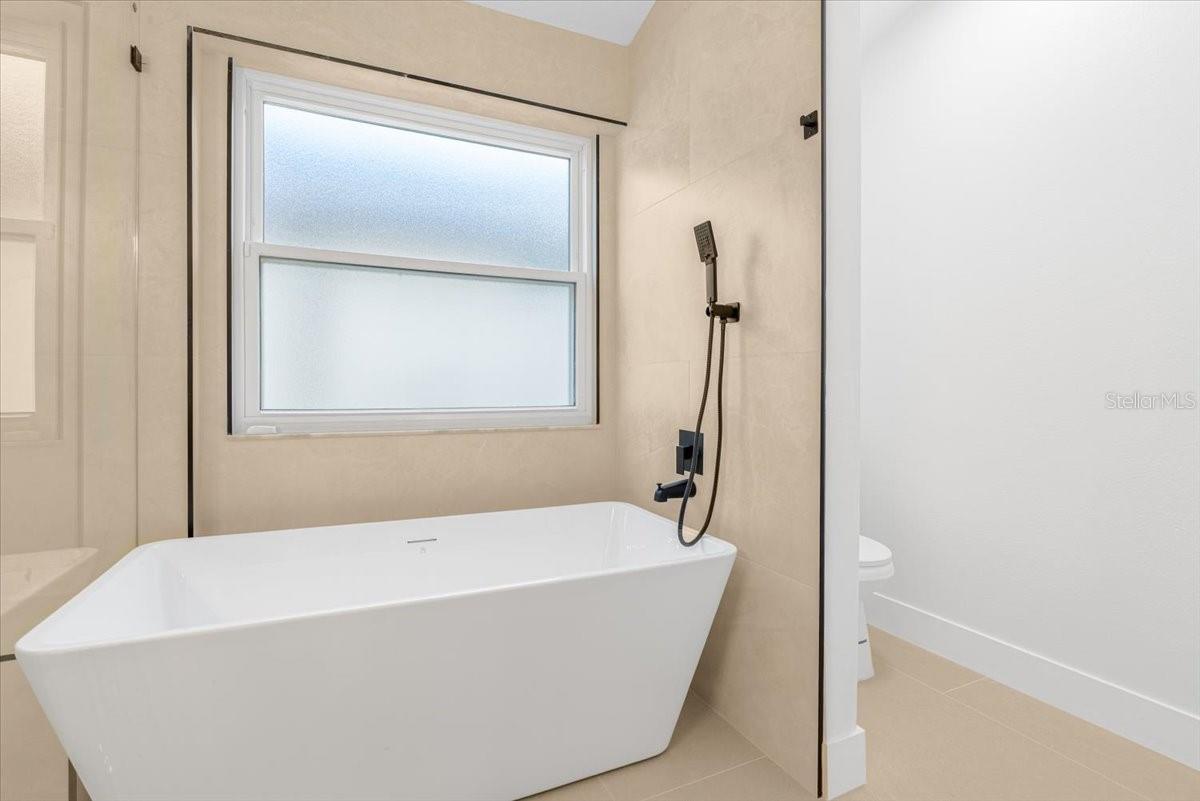 Image 16 of 30 For 13923 Tallowridge Court