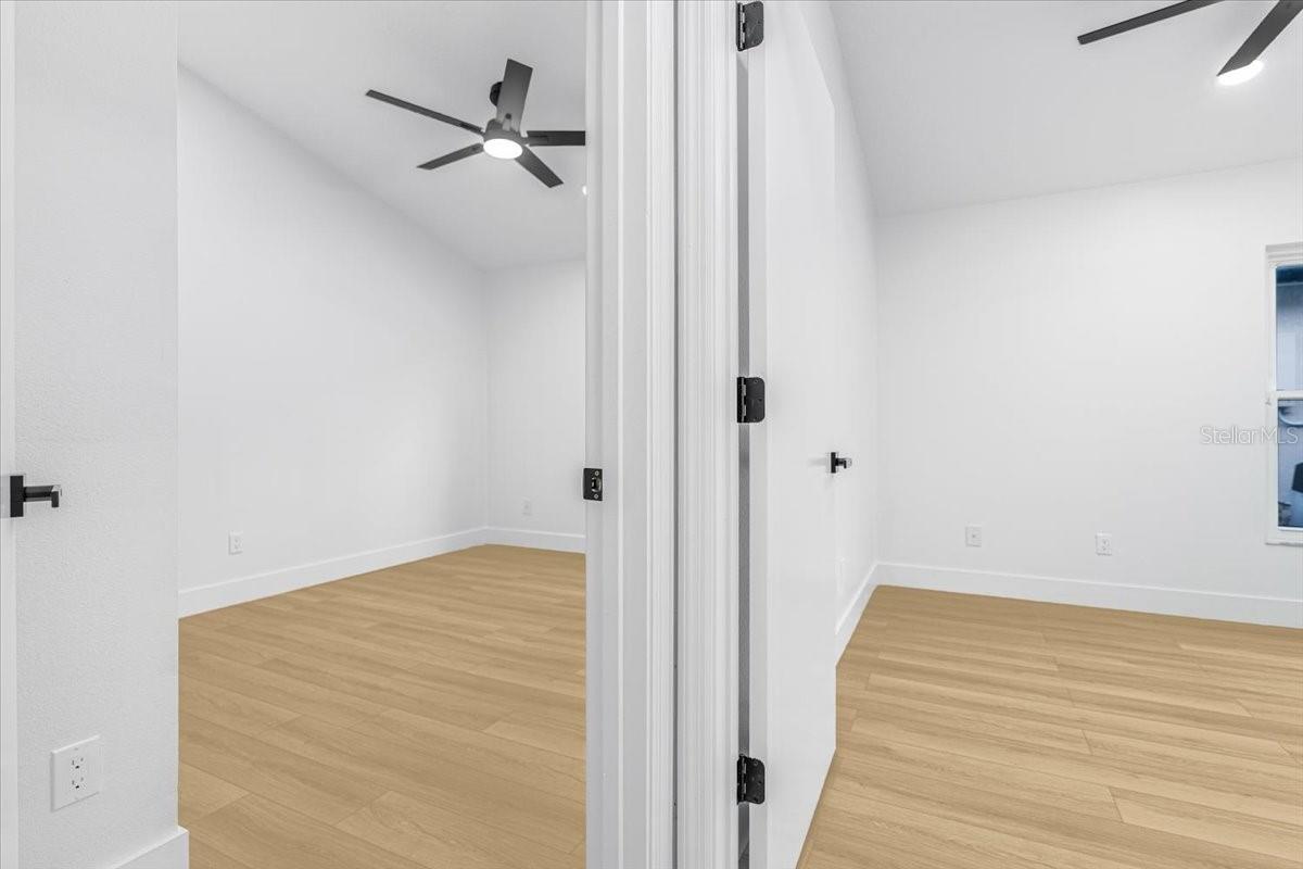 Image 17 of 30 For 13923 Tallowridge Court