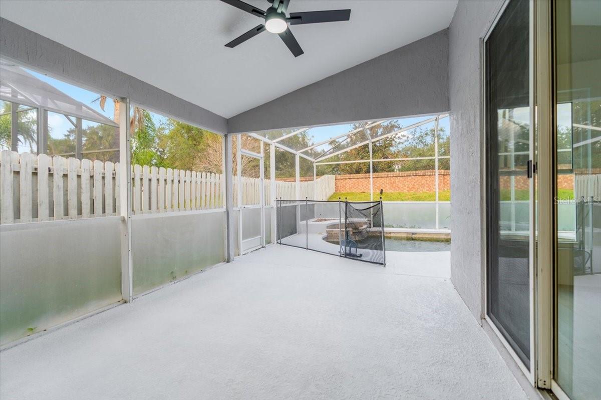 Image 21 of 30 For 13923 Tallowridge Court