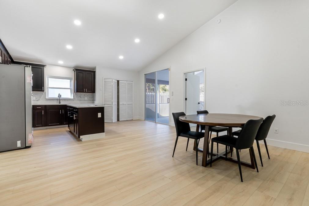 Image 8 of 30 For 13923 Tallowridge Court