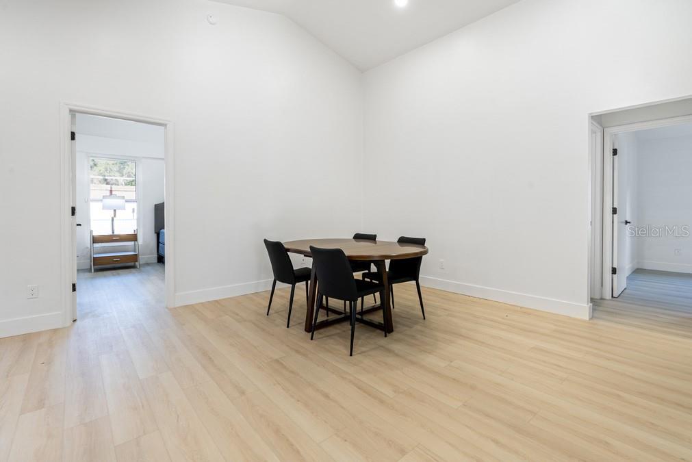 Image 9 of 30 For 13923 Tallowridge Court