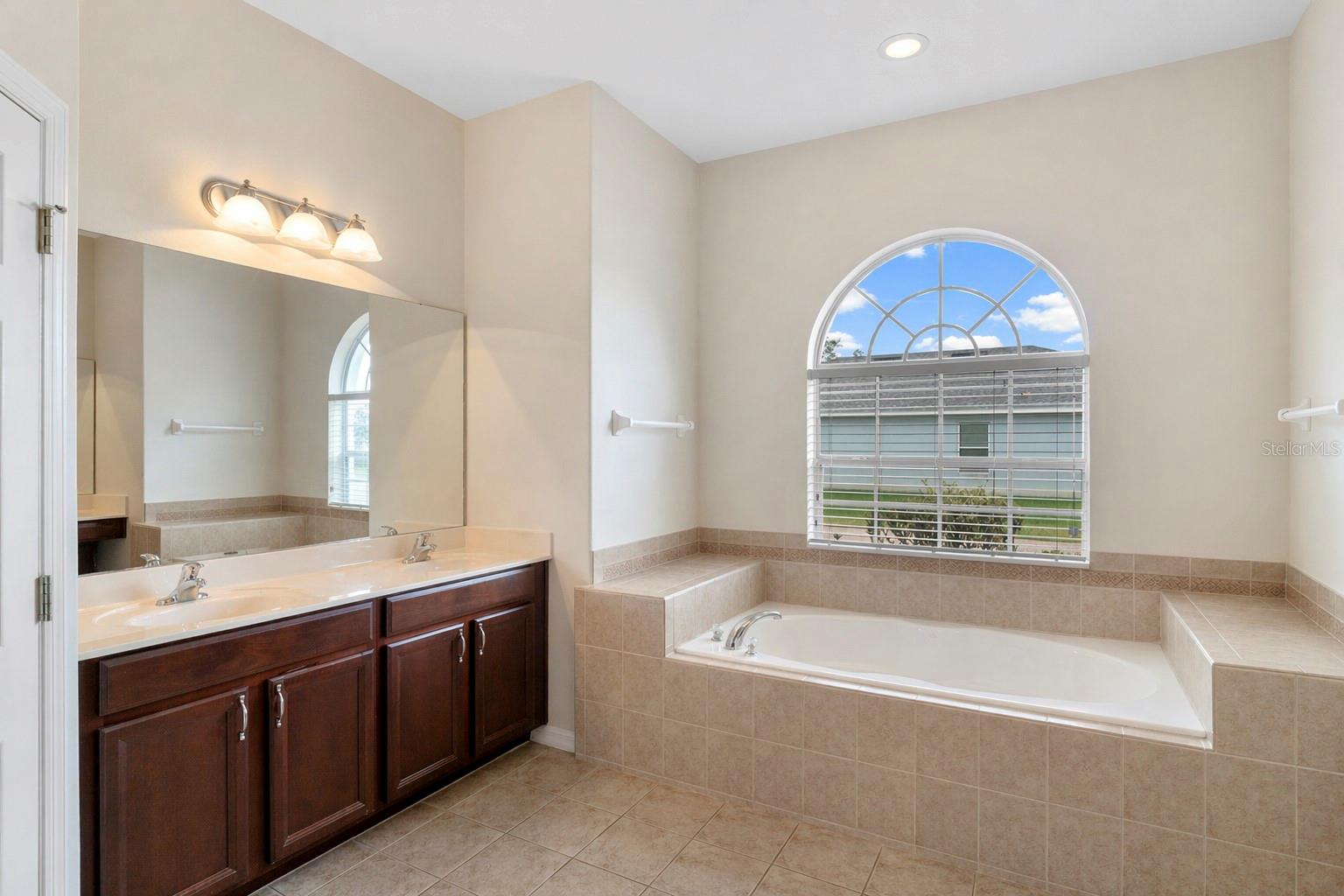 Image 13 of 46 For 925 Bainbridge Loop