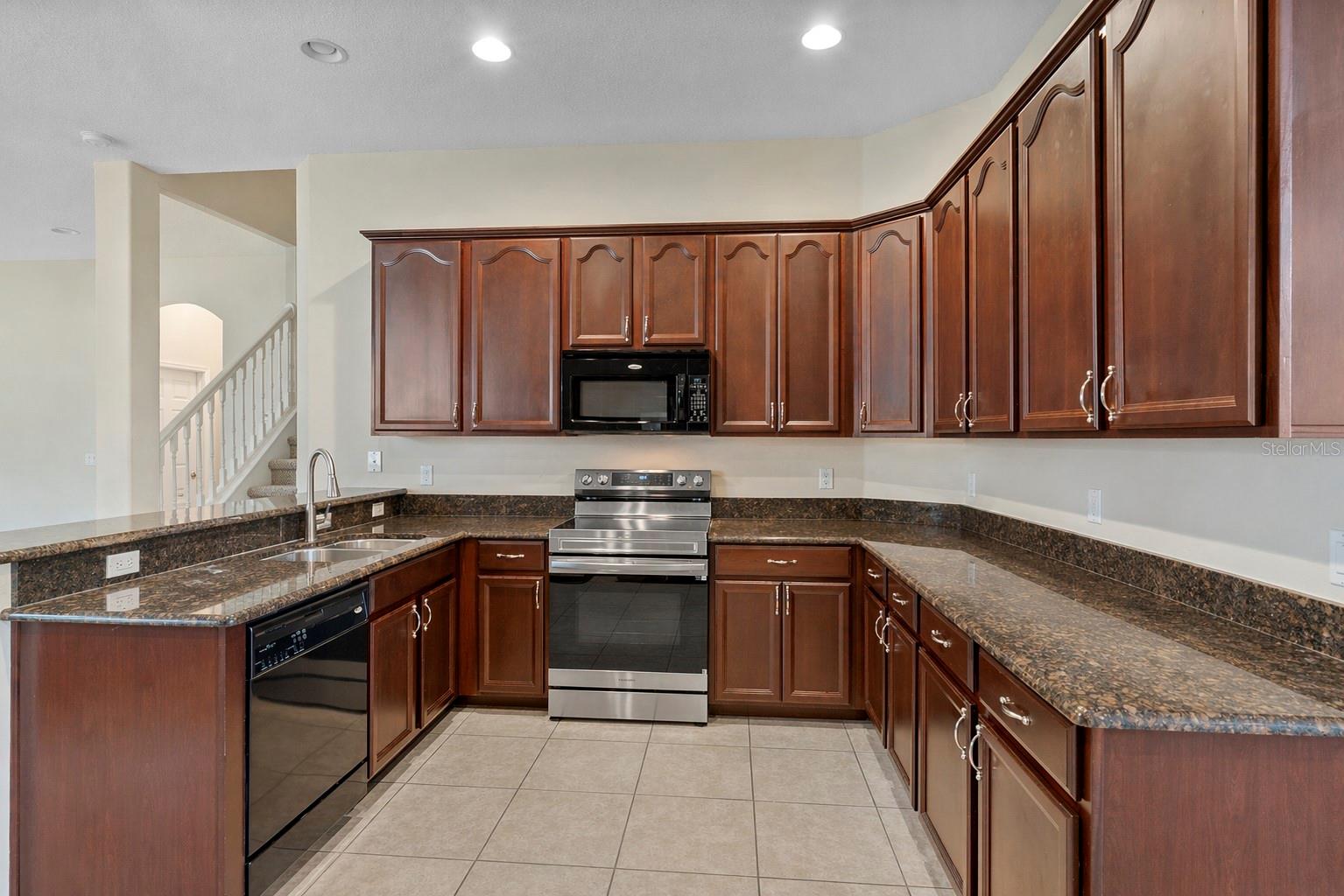 Image 16 of 46 For 925 Bainbridge Loop