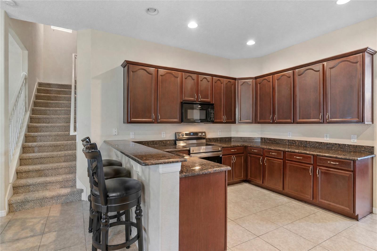 Image 17 of 46 For 925 Bainbridge Loop