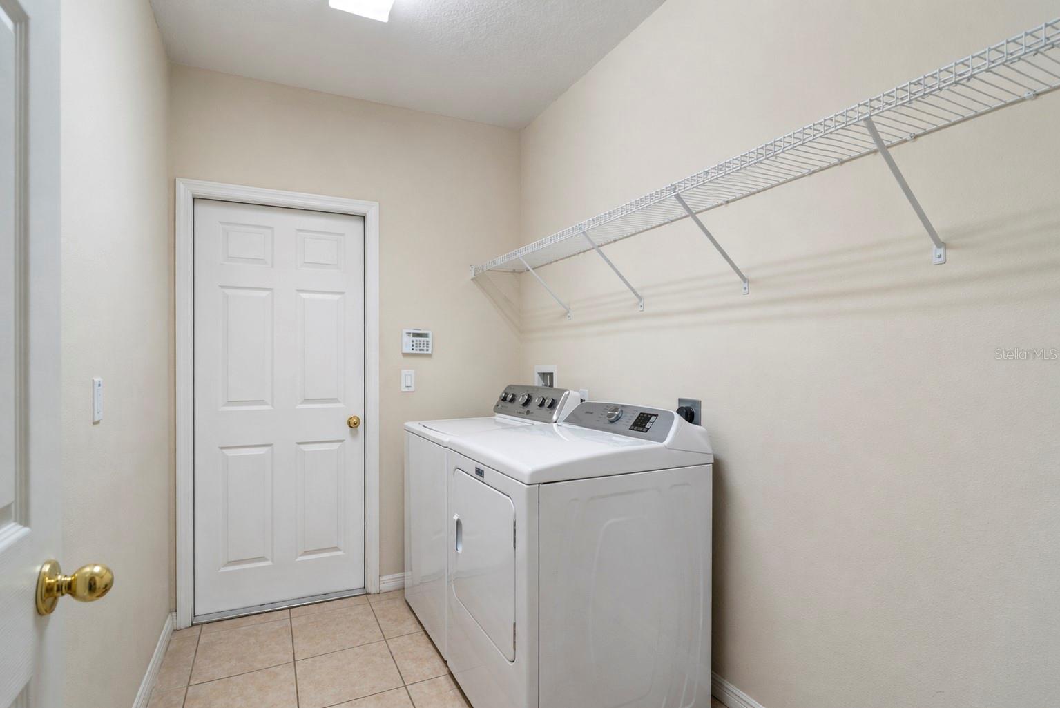 Image 23 of 46 For 925 Bainbridge Loop