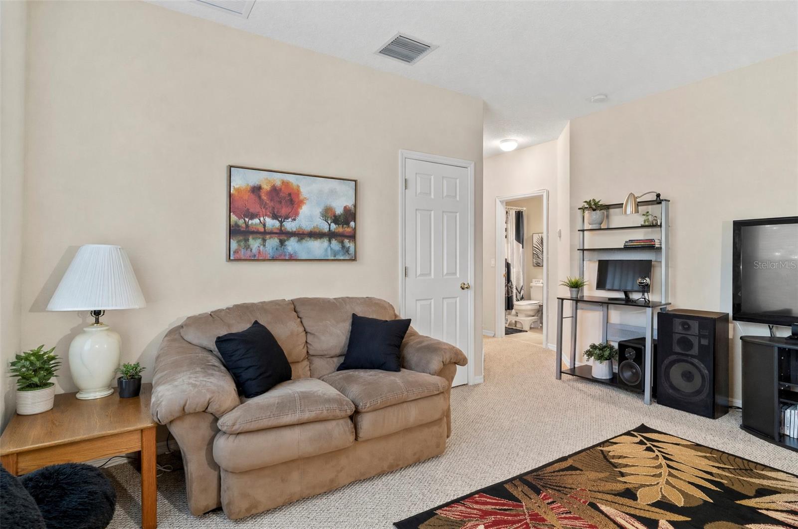 Image 29 of 46 For 925 Bainbridge Loop