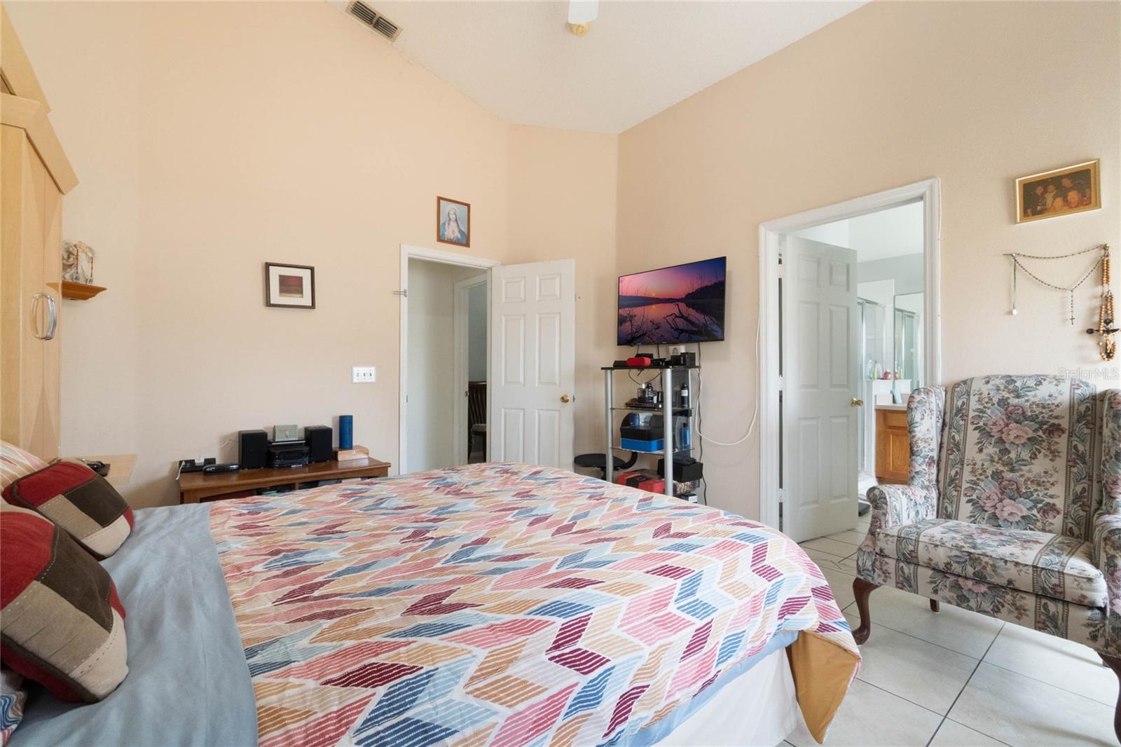 Image 16 of 20 For 640 Lady Diana Drive