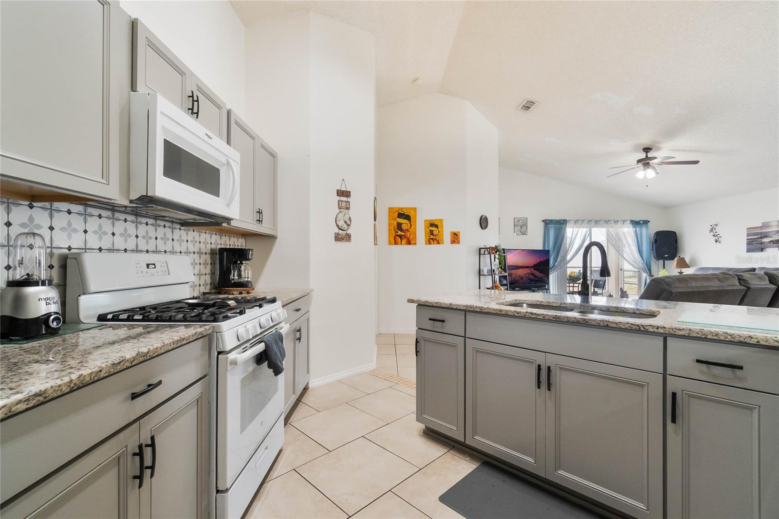 Image 3 of 20 For 640 Lady Diana Drive