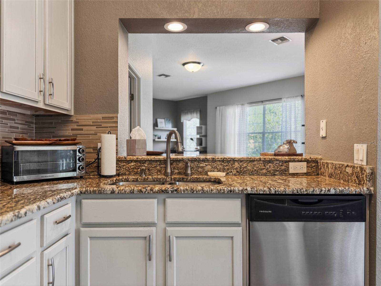 Image 15 of 52 For 7530 Bay Port Road 20