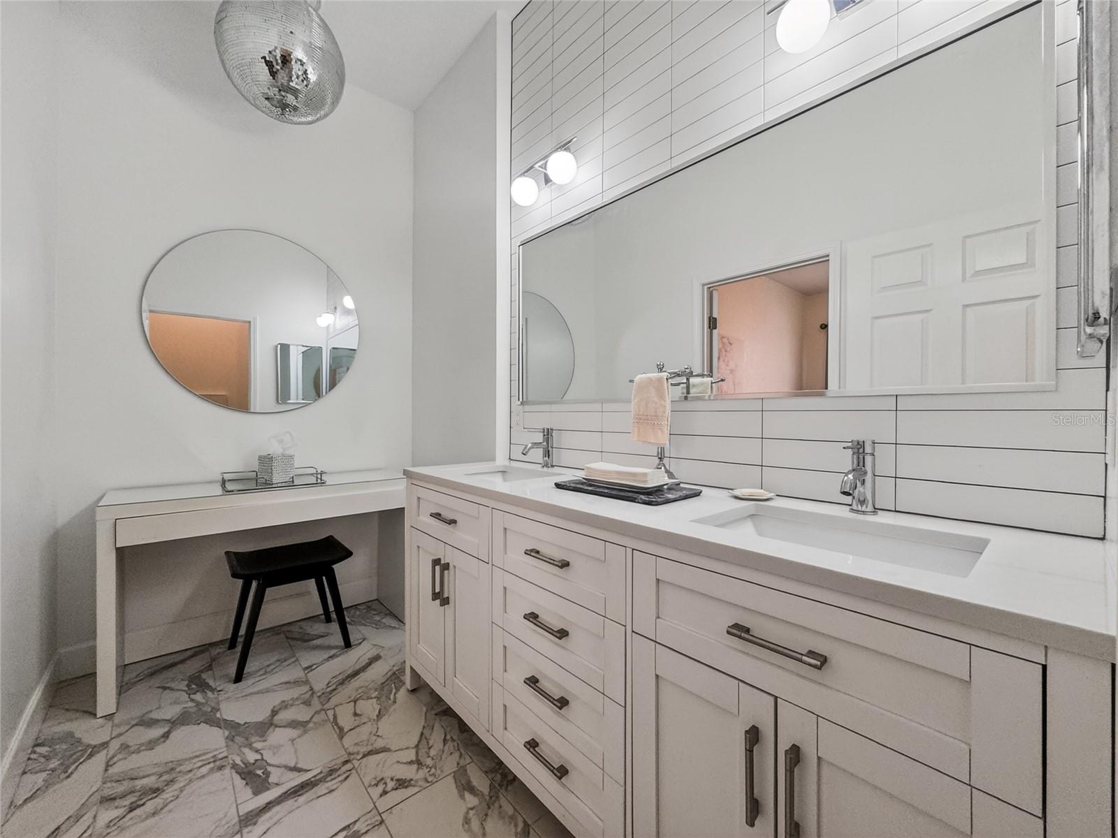 Image 29 of 52 For 7530 Bay Port Road 20