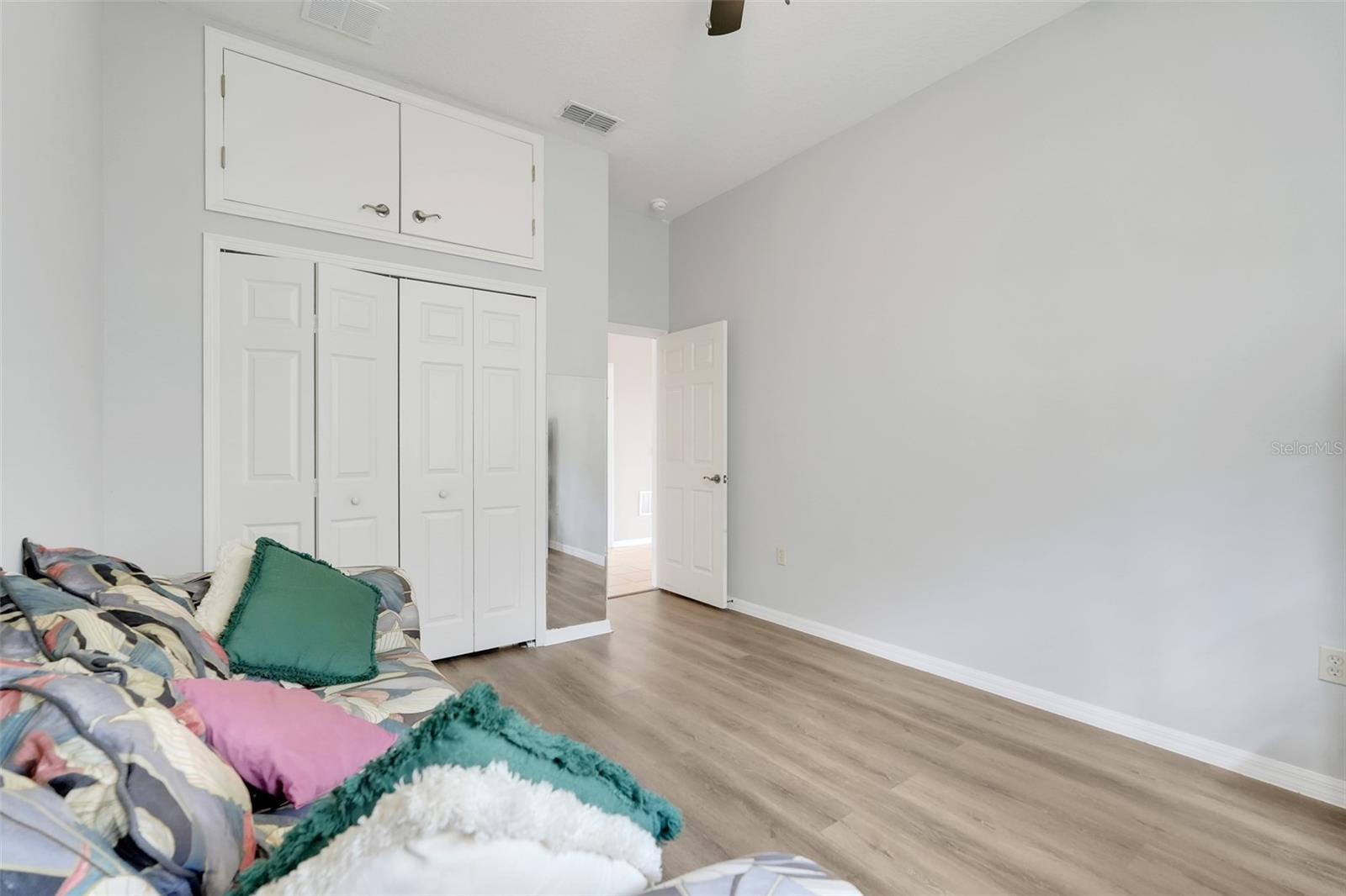 Image 11 of 50 For 2390 Caledonian Street