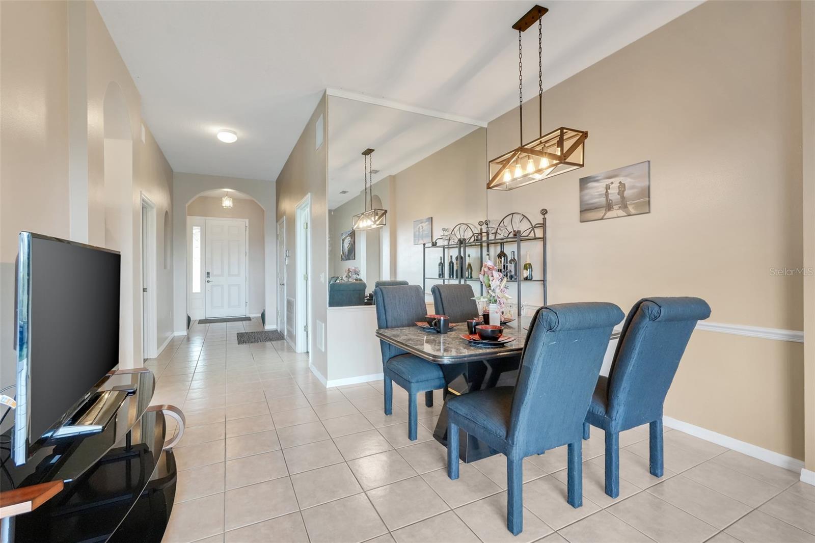 Image 14 of 50 For 2390 Caledonian Street