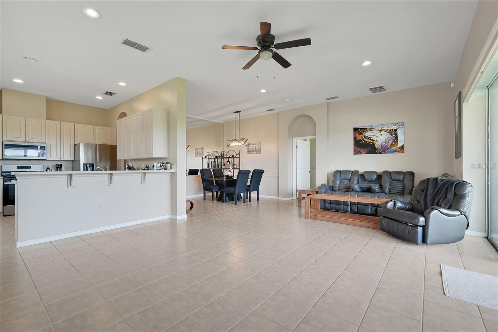 Image 17 of 50 For 2390 Caledonian Street