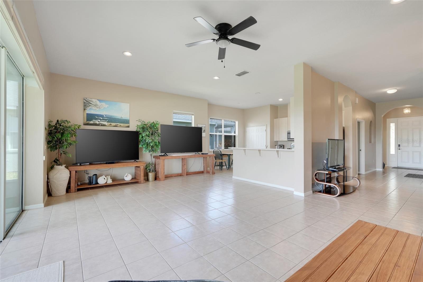 Image 18 of 50 For 2390 Caledonian Street