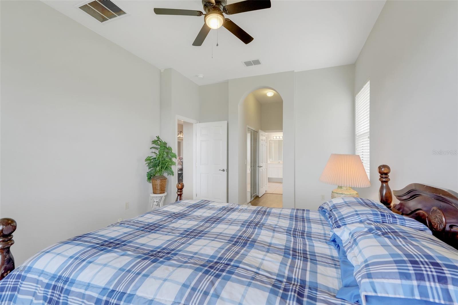 Image 24 of 50 For 2390 Caledonian Street